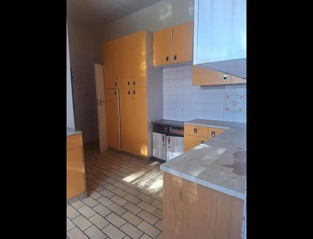 5 BEDROOM HOUSE FOR SALE IN OBSERVATORY